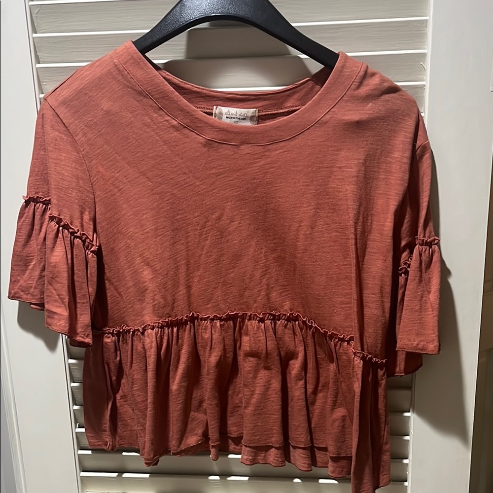 Altar’s state top. XS